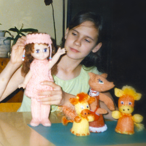 Уже 30 лет вязальная машинка "Ивушка" используется для детского творчества